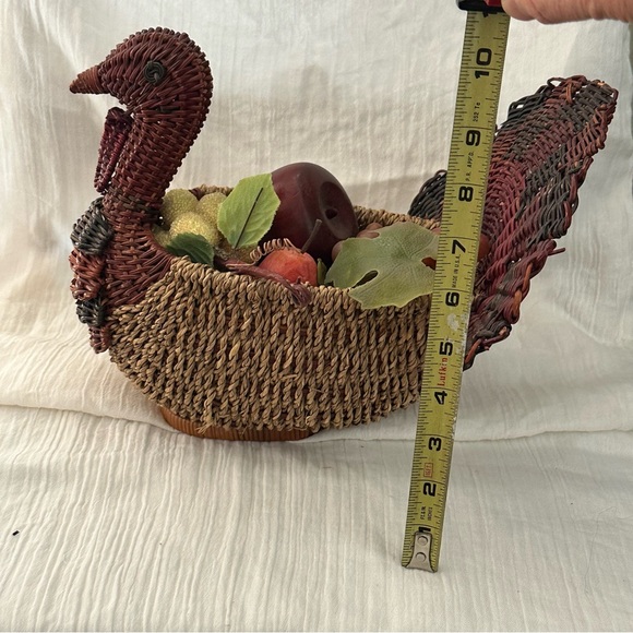 Vintage Rattan Wicker Woven Turkey Basket‎ Decor With Fruit Fall Thanksgiving - Picture 7 of 9
